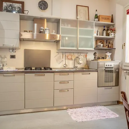 Realkasa Senzanome Flat Apartment